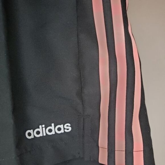 NWT Adidas TC shorts - Size‎ Medium - Picture 6 of 7